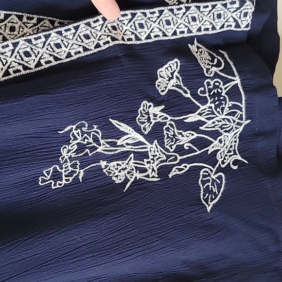 Chico's Navy Embroidered Crinkle Open Front Jacket Size Small - Picture 6 of 8